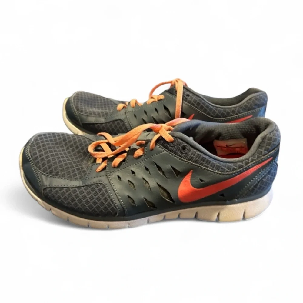 Nike Womens Revolution Gray/Orange Running Shoes Sneakers Size 10 - Picture 2 of 2